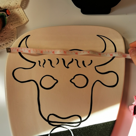 Triangular Cow / Bull Pottery Platter - Picture 10 of 12